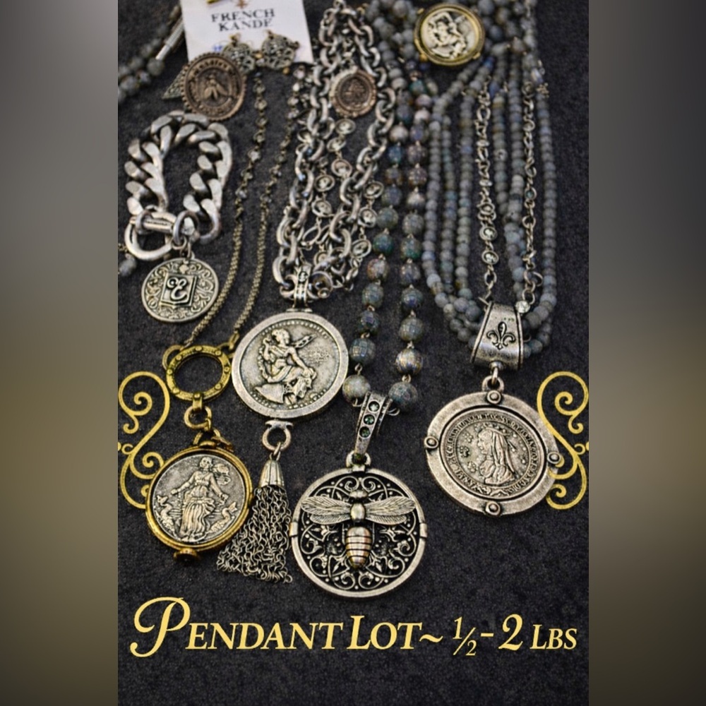 Unsearched Pendant Lot~ 1 LB Mixed Vintage Mod Charms Necklace Pendants Resale